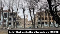 Покровськ. Зруйнований російським обстрілом будинок