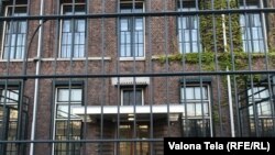 Zgrada Kosovskog specijalnog veća i specijalnog tužilaštva u Hagu, Holandija.
