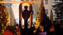 Активісти вночі палили шини, щоб захистити перемогу «айдарівця» Активісти вночі палили шини, щоб захистити перемогу «айдарівця»