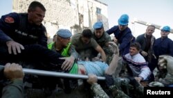 Spasavanje meštana u epicentru zemljotresa - Tumane na zapadu Albanije