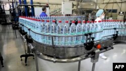 Građani kažu da su povećane i cene na tržištu (fotografija iz jedne od kosovskih fabrika)