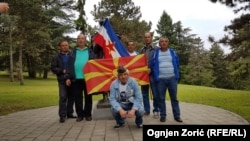 'Mnoge nacije su se afirmirale u Jugoslaviji, to je slučaj sa Bošnjacima, Makedoncima i Crnogorcima.' (Fotografija: Makedonci ipsred Kuće cveća, 2017.)