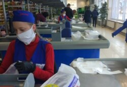 Širom svijeta mnoge prodavnice morale su da se zatvore. One kojima je dozvoljeno da rade smanjile su radne sate i preraspodijelile radnike