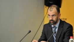 Imamo požurivanje od stane samog prijavljenog da se to hitno završi, a prijavljeni nije bilo ko, već predsednik države: Beljanski