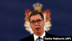 "Vučiću (na fotografiji) nema druge nego da svoj narod suoči s beznadnošću položaja u kojem se našao."