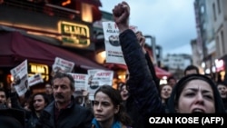 Protesti u Bešiktašu, dijelu Istanbula dan nakon referenduma