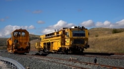 Makedonski vozovi idu 20 km na sat, putnici sanjaju vožnju od 200 km na sat  Makedonski vozovi idu 20 km na sat, putnici sanjaju vožnju od 200 km na sat