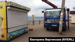 Демонтаж павильонов в Листвянке