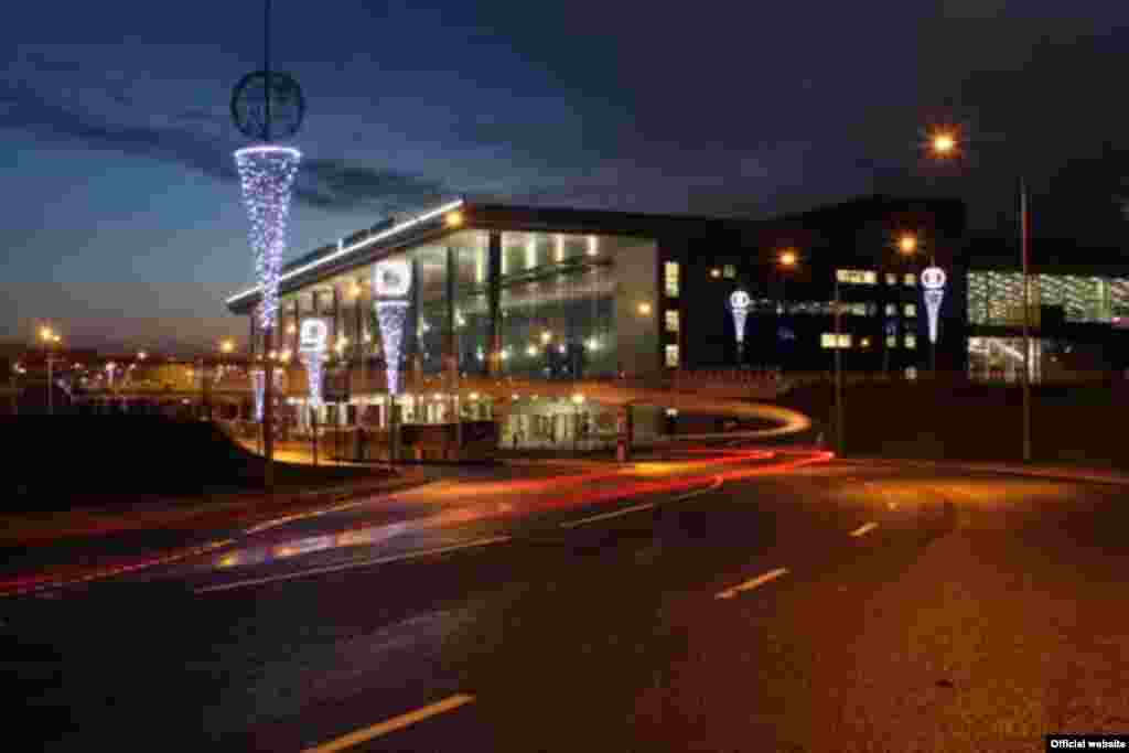 «Вогні нічного аеропорту» (офіційний сайт аеропорту Донецька)