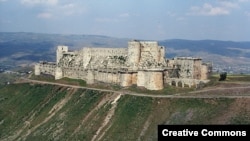 Крепость госпитальеров Крак де Шевалье в Сирии – к западу от города Хомс