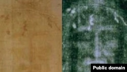Туринська плащаниця: фотоі зліва, негатив справа. (Негатив контрастно підсиленний)