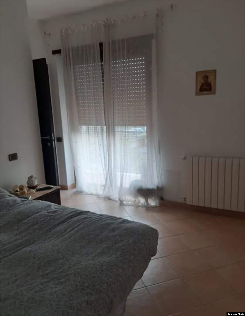 Imagine dintr-unul din dormitoarele Feliciei Rapciuc