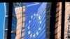 EU je disfunkcionalna i ne pokazuje želju za reformom, smatra Jan Zielonka, profesor Univerziteta u Oksfordu i Veneciji (na fotografiji odraz zgrada Evropske komisije u Briselu)