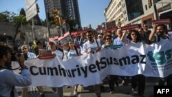 Pristalice lista Džumhurijet zahteva oslobađanje novinara