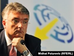 Miodrag Vlahović:Mi izražavamo zadovoljstvo i smatramo da je dobro što Srbija i Albanija popravljaju svoje odnose. To je stvar koju treba pozdraviti. Čak i to da mogu da putuju iz jedne u drugu zemlju sa ličnom kartom. Mi to odavno imamo. Ja u Skadar idem s ličnom kratom. Ali meni priča o Otvorenom Balkanu liči na nametanja jednog obrasca, vrijednosti i ciljeva koji su relevantni za Srbiju.