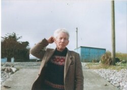 კევინ ტულისის მამა, სანი ტულისი