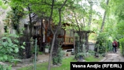 Sramota je svih vlasti ove zemlje, uključujući i one u vreme komunizma, što Staro sajmište, mesto logora iz Drugog svetskog rata u Beogradu (tada teritorija Nezavisne države Hrvatske), još nije postalo memorijalni centar