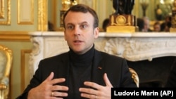 Makron će narednih dana saopštiti odluku o eventualnom odgovoru na napad u Siriji