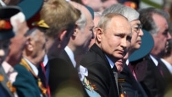 Ruski predsjednik Vladimir Putin za zvanicama Parade, 24. juni 2020.