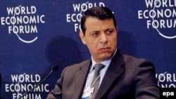 Dahlanu je državljanstvo dato jer je bio "angažovan na uspostavljanju dobrih odnosa između UAE i Srbije". (27. oktobar 2010.)