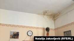 Najhitnije sređivanje krova koji se nalazi u alarmantnom stanju.