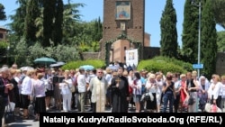 Учасники прощі біля санктуарію Дівіно Аморе, Рим, 22 травня 2016 року