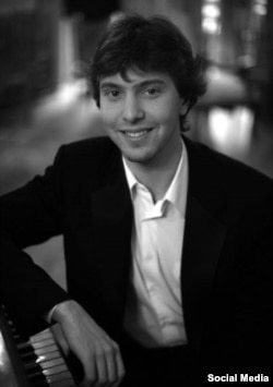 Павло Гінтов