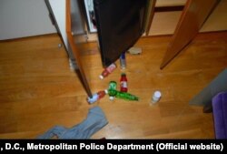 Lesinova soba nakon što je pronađen mrtav.