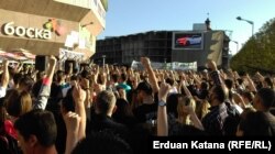 Građani okupljeni na trgu Krajine u Banjaluci odakle su zatražili pravdu i istinu za sve nerasvjetljene i zataškane slučajeve ubistava u BiH