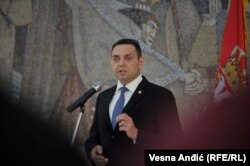 Prihvatio sam sugestiju svog saborca i vrhovnog komandanta Aleksandra Vučića da odložim planirani štrajk glađu: Aleksandar Vulin