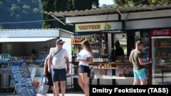 რუსი ტურისტები აფხაზეთში. 2020 წელი