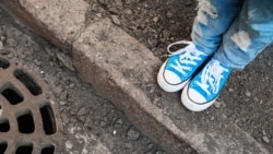 Patike poslanice Jelene Nedović Patike poslanice Jelene Nedović