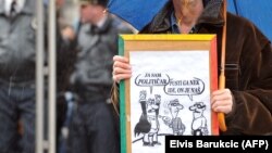 Djedović: Političari su manipulativni (Fotografija sa antivladinih protesta u BiH 2014)