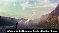 მოჯაჰედინი ისვრის საბჭოთა კავშირში დამზადებულ რაკეტას. CIA-ის დაფინანსებით აღჭურვილი მუსლიმი მებრძოლების იარაღის უდიდესი ნაწილი სსრკ-ში იყო დამზადებული.