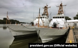 "Island" კლასის ორი საპატრულო კატარღა, რომლებიც შეერთებულმა შტატებმა გადასცა უკრაინის საზღვაო ძალებს. ბალტიმორი, 2018 წლის 27 სექტემბერი