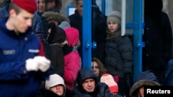 Mađarska stavila ogradu koja je zacementirala prolazak, tako da se rade alternativne rute