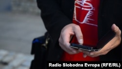 "Svaku aplikaciju koju smo skinuli na naš mobilni telefon, platili smo podacima."