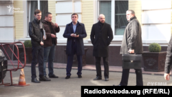 Підозрювані поводяться легко та невимушено