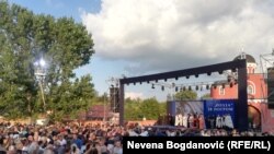 Obeležavanje Dana sećanja na stradale i prognane u 'Oluji' ispred manastira Krušedol