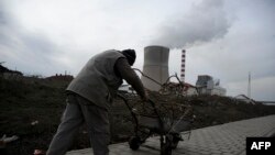 Visoke plate političara u jednoj od najsiromašnijih evropskih država