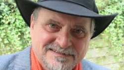 Table Talk c А. Генисом. Новый президент. Книга А. Гениса о Третьей волне. Памяти Ю. Телесина.
Во 2 ч. - Кто хранит музыку клезмеров? Table Talk c А. Генисом. Новый президент. Книга А. Гениса о Третьей волне. Памяти Ю. Телесина.
Во 2 ч. - Кто хранит музыку клезмеров?