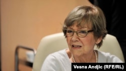 Vesna Pešić: Neuverljiv stav Beograda prema referendumu