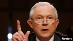 Jeff Sessions u martu bio prisljen da samog sebe isključi iz istrage o ruskim vezama