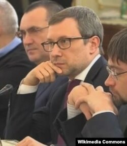 Алексей Чеснаков в 2001-2008 был Заместителем начальника Управления внутренней политики Президента РФ