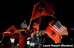 Slavlje pristalica Samoopredeljenja na ulicama Prištine