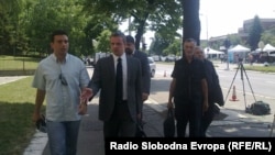 Porodice ubijenih gardista sa advokatima, maj 2011.