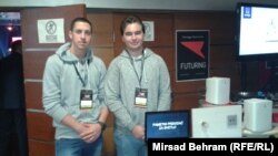 Dvojica domišljatih srednjoškolaca iz Beograda