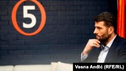 Aleksandar Šapić (na fotografiji, jun 2020.) danas kaže da hoće da u sledećih nekoliko godina od Beograda napravi dobro i lepo mesto za život.