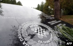 Sporna spomen-ploča