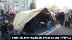 Палатки оппозиции вблизи Верховной Рады. 17 октября